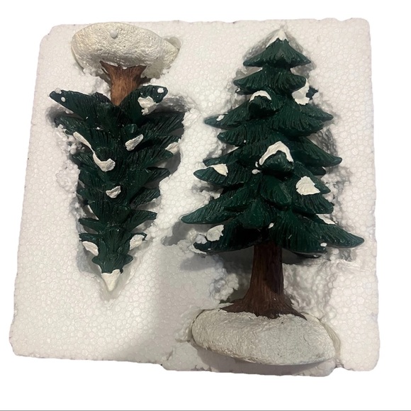 ST. NICHOLAS SQUARE PINE TREES – SET OF 2 – NIB - Picture 5 of 6